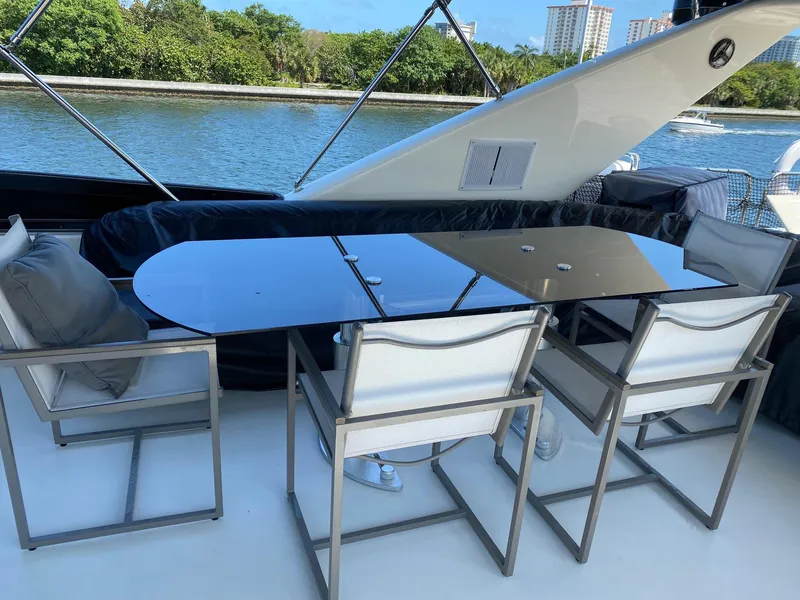 Slide: The Image of Azimut 85 Ultimate 1999 - 94