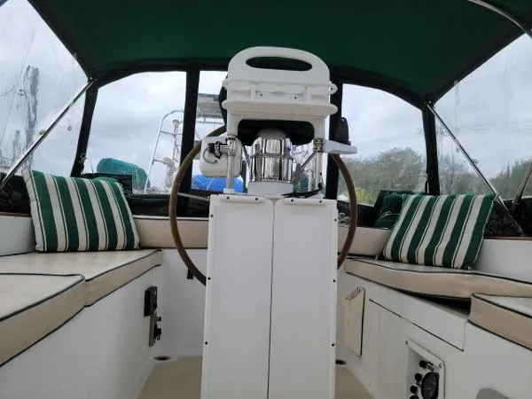 Slide: The Image of Gulfstar 44 CC 1982 - 3