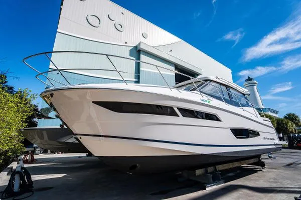 Slide: The Image of Regal 38 XO 2021 - 2