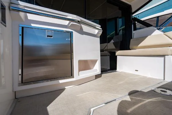 Slide: The Image of Regal 38 XO 2021 - 5