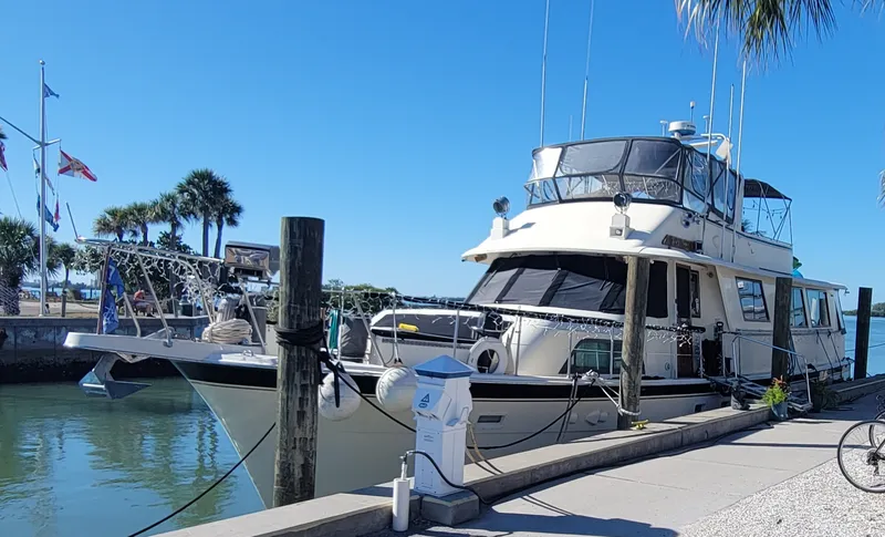 Slide: The Image of Hatteras 61 Motor Yacht 1980 - 3