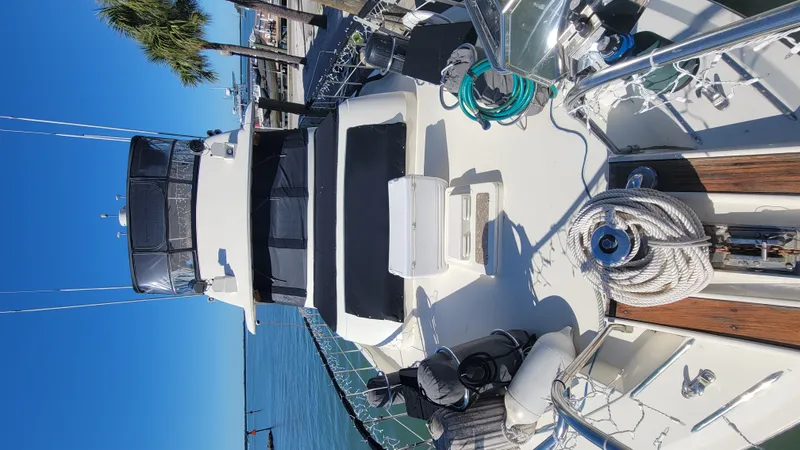 Slide: The Image of Hatteras 61 Motor Yacht 1980 - 4