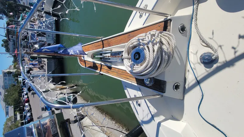 Slide: The Image of Hatteras 61 Motor Yacht 1980 - 5