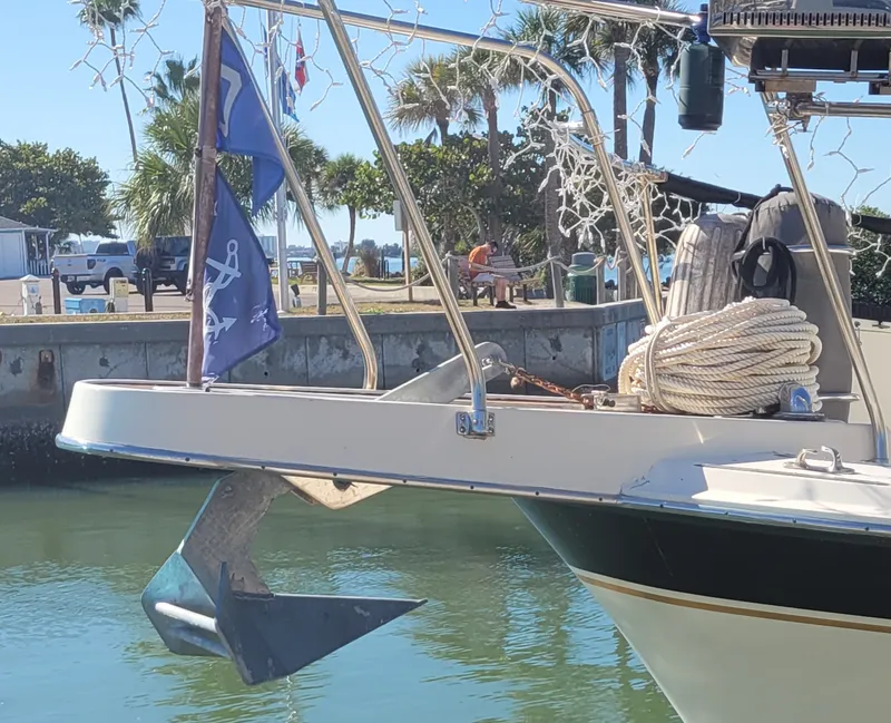 Slide: The Image of Hatteras 61 Motor Yacht 1980 - 6