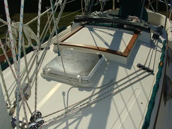 Slide: The Image of Pacific Seacraft 34 1996 - 11
