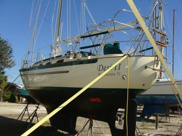 Slide: The Image of Pacific Seacraft 34 1996 - 4