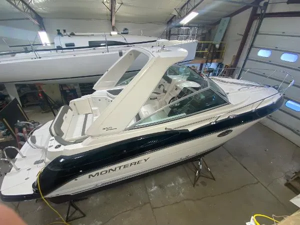 Slide: The Image of Monterey 280 Sport Yacht 2014 - 7