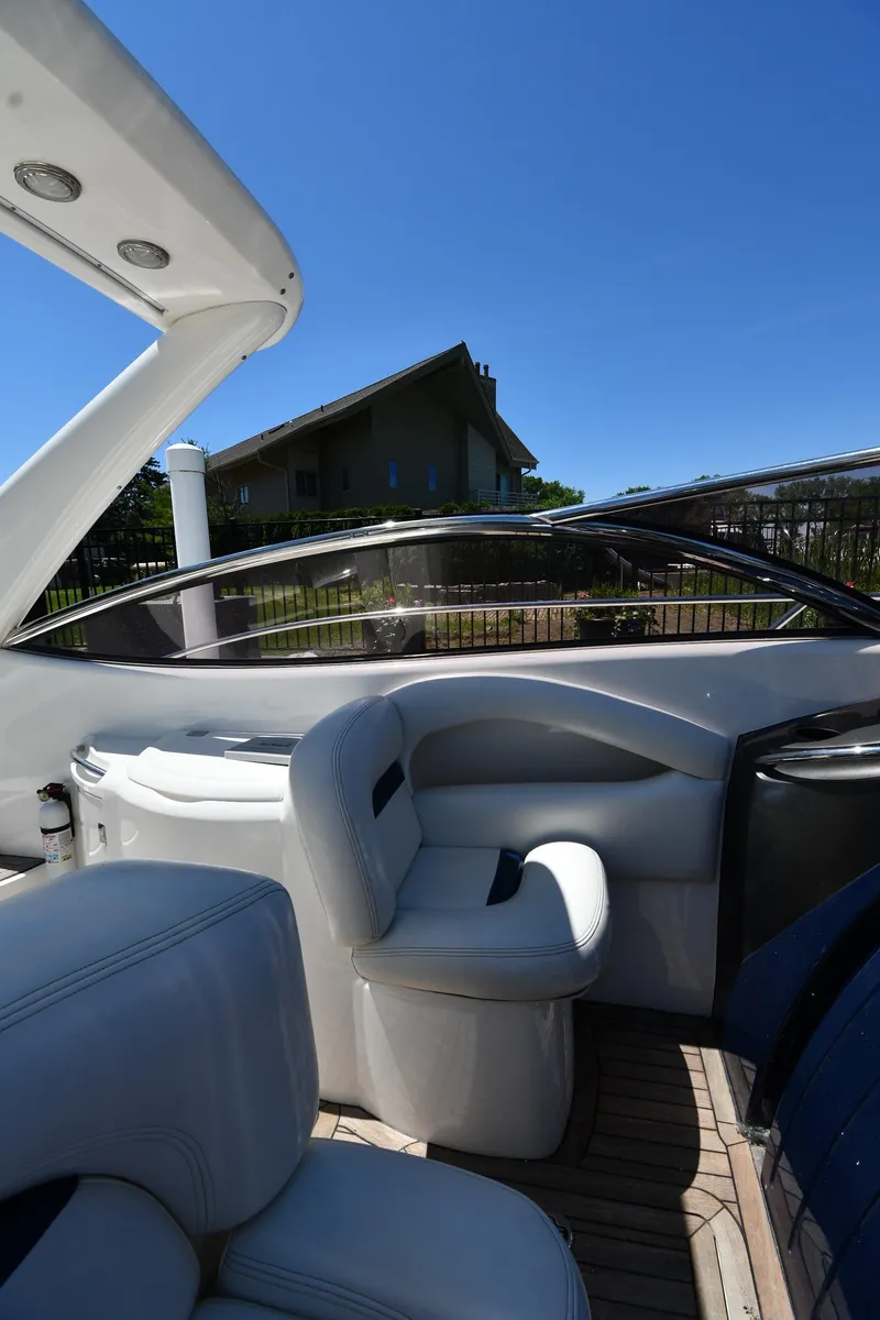 Slide: The Image of Interior of Sunseeker Superhawk 34 yacht, year 2000. - 18