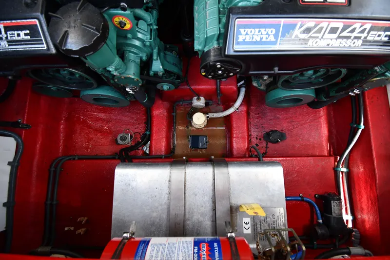 Slide: The Image of Sunseeker Superhawk 34 2000 - 50