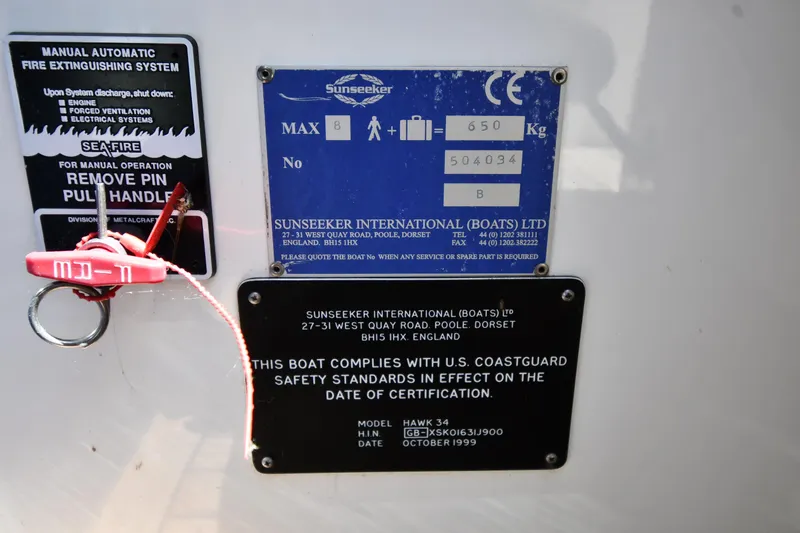 Slide: The Image of Sunseeker Superhawk 34 2000 - 53