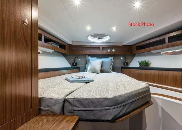 Slide: The Image of Four Winns 355 Vista with Twin Yamaha 300 2020 - 10