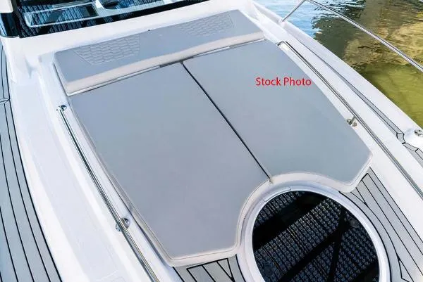 Slide: The Image of Four Winns 355 Vista with Twin Yamaha 300 2020 - 4