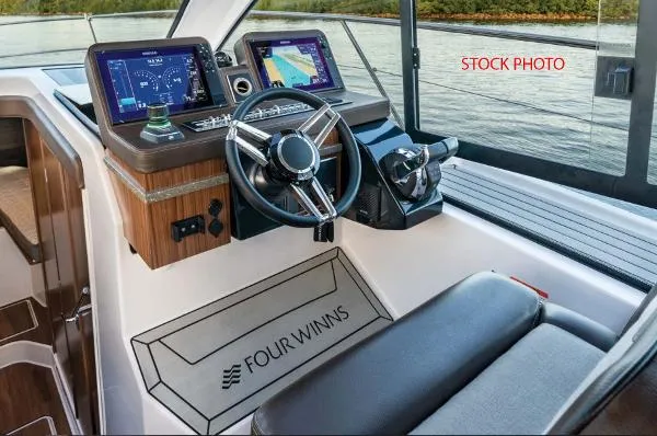 Slide: The Image of Four Winns 355 Vista with Twin Yamaha 300 2020 - 5