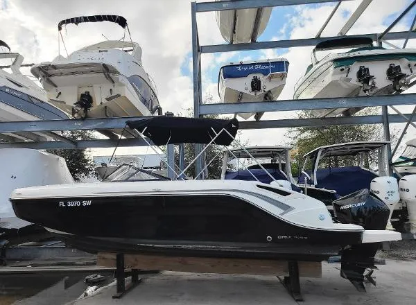 Slide: The Image of Bayliner DX2200 2021 - 0