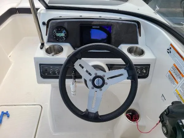 Slide: The Image of Bayliner DX2200 2021 - 2