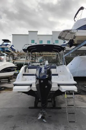 Slide: The Image of Bayliner DX2200 2021 - 6