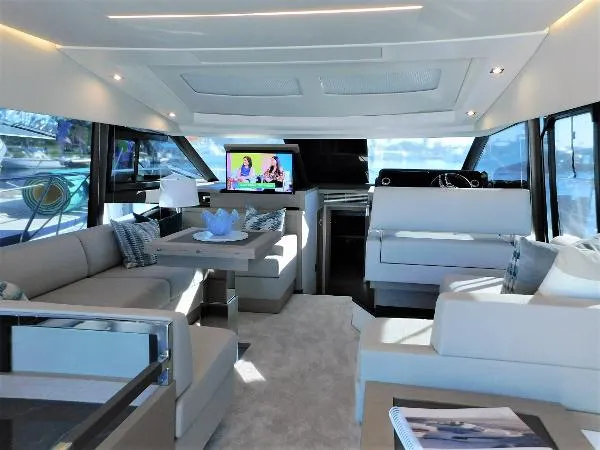 Slide: The Image of Prestige 520S 2020 - 11