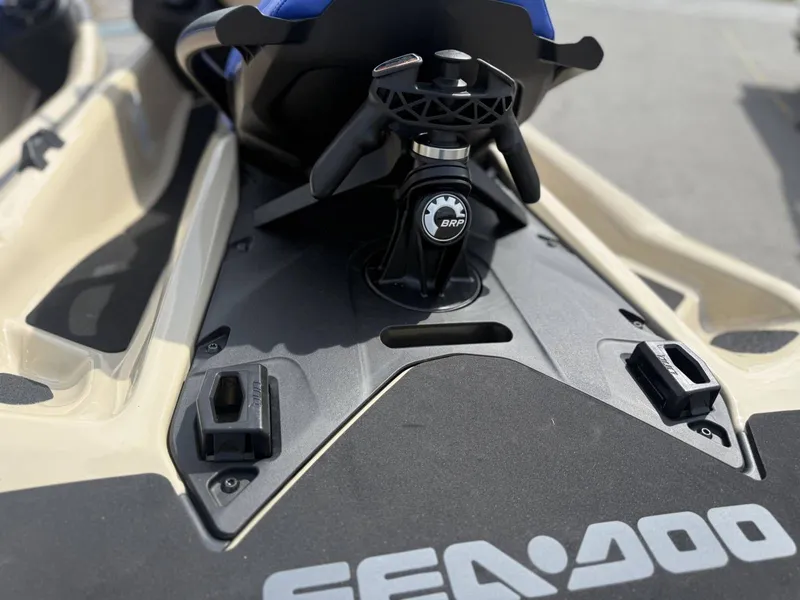 Slide: The Image of Sea-Doo 13ta - Wake Pro 230 W/snd 2026 - 18