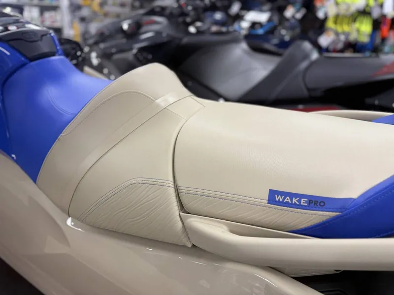 Slide: The Image of Sea-Doo 13ta - Wake Pro 230 W/snd 2026 - 9