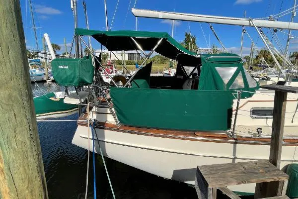 Slide: The Image of Island Packet 320 2001 - 2
