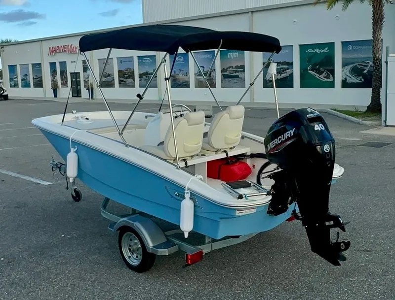 Slide: The Image of Boston Whaler 130 Super Sport 2026 - 1