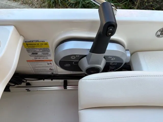 Slide: The Image of Boston Whaler 130 Super Sport 2026 - 12