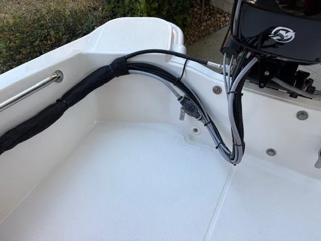 Slide: The Image of Boston Whaler 130 Super Sport 2026 - 13
