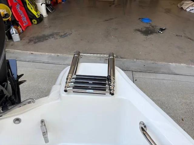 Slide: The Image of Boston Whaler 130 Super Sport 2026 - 14