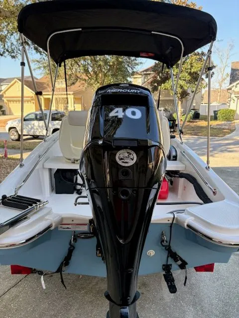 Slide: The Image of Boston Whaler 130 Super Sport 2026 - 19