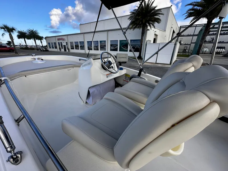 Slide: The Image of Boston Whaler 130 Super Sport 2026 - 6
