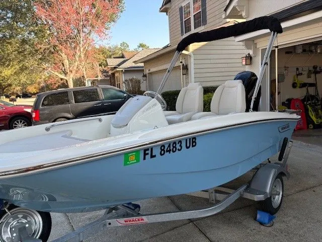 Slide: The Image of Boston Whaler 130 Super Sport 2026 - 8
