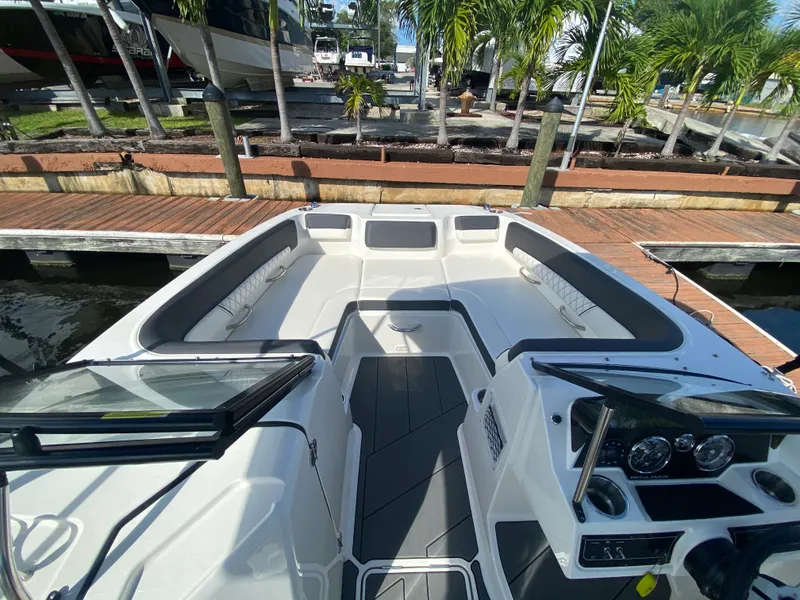 Slide: The Image of Bayliner DX 2200 2021 - 8