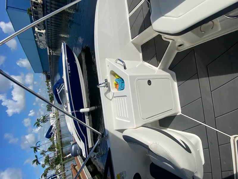 Slide: The Image of Bayliner DX 2200 2021 - 9