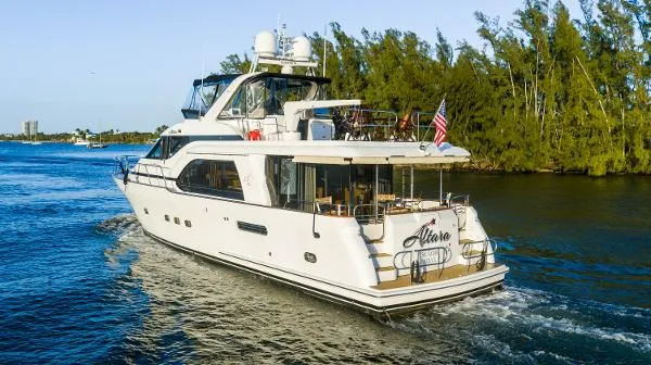 Slide: The Image of Queenship Pilothouse Motor Yacht 1997 - 3