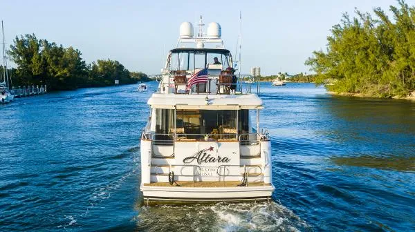 Slide: The Image of Queenship Pilothouse Motor Yacht 1997 - 4