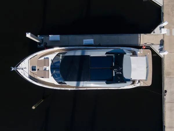 Slide: The Image of Carver Yachts C52 Coupe 2020 - 7