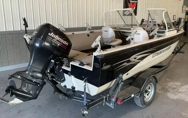 Slide: The Image of Crestliner Super Hawk 1800 Fishing Boat 2002 - 4