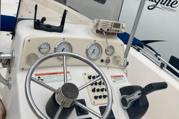 Slide: The Image of Sea Chaser 250 LX Bay Runner 2009 - 6