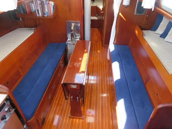 Slide: The Image of Hinckley Yachts Bermuda 40 1979 - 10