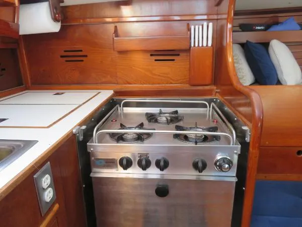 Slide: The Image of Hinckley Yachts Bermuda 40 1979 - 4