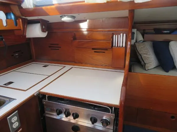 Slide: The Image of Hinckley Yachts Bermuda 40 1979 - 5
