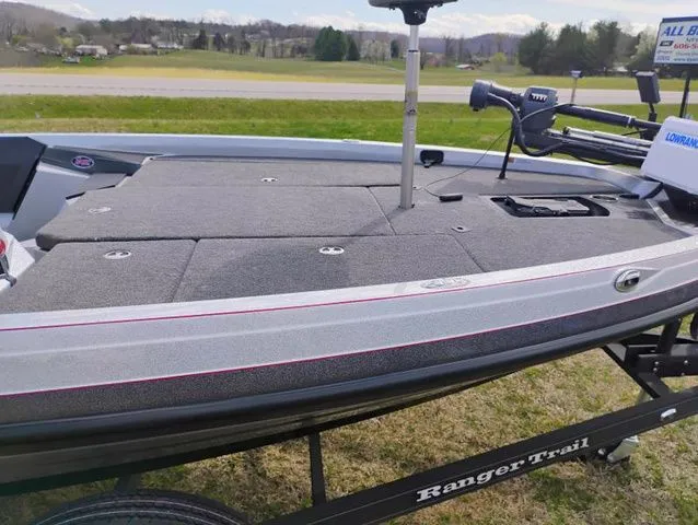 Slide: The Image of Ranger Z519 Bass Boat 2024 - 10