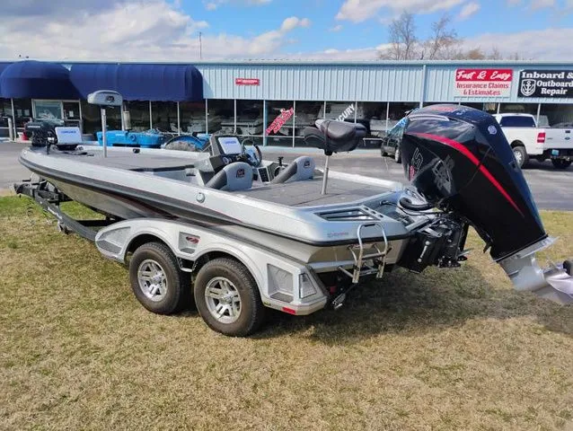 Slide: The Image of Ranger Z519 Bass Boat 2024 - 11