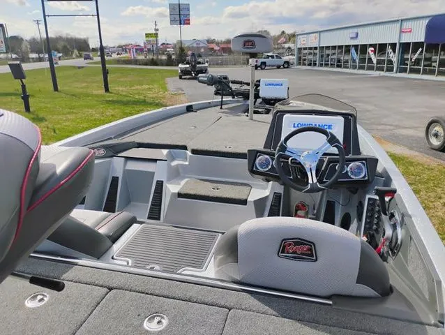 Slide: The Image of Ranger Z519 Bass Boat 2024 - 16