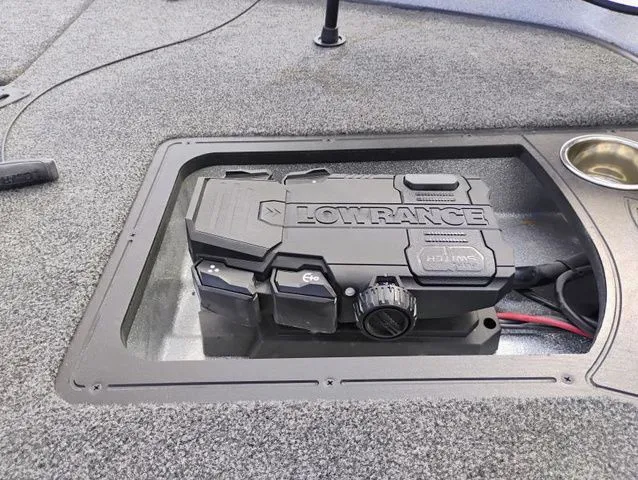 Slide: The Image of Ranger Z519 Bass Boat 2024 - 3