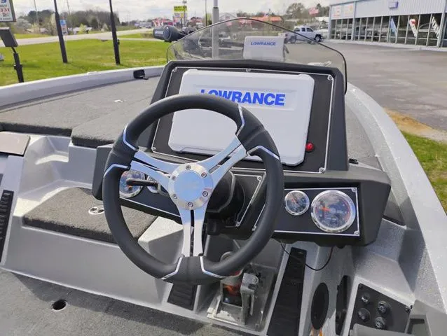 Slide: The Image of Ranger Z519 Bass Boat 2024 - 5