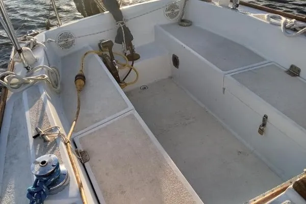 Slide: The Image of Cape Dory Intrepid 9 Meter 1979 - 1