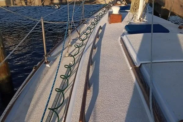 Slide: The Image of Cape Dory Intrepid 9 Meter 1979 - 3