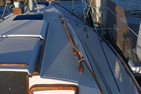 Slide: The Image of Cape Dory Intrepid 9 Meter 1979 - 4
