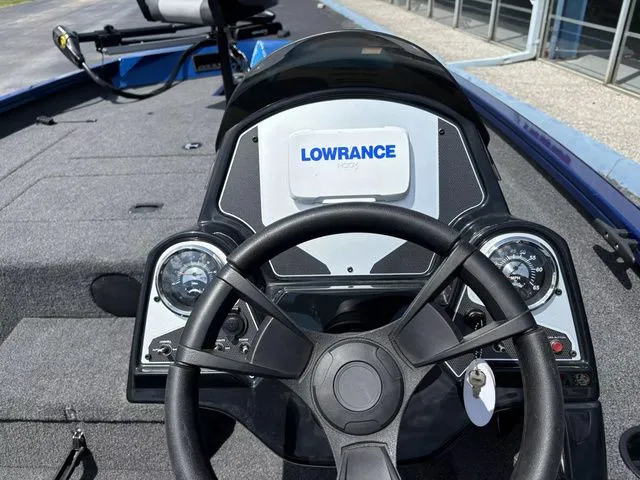 Slide: The Image of Lowe Stinger 175 Bass Boat 2022 - 5